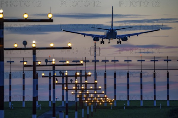 Approach to Düsseldorf International Airport, southern runway, 05R/23L, lighting, North Rhine-Westphalia, Germany, Europe