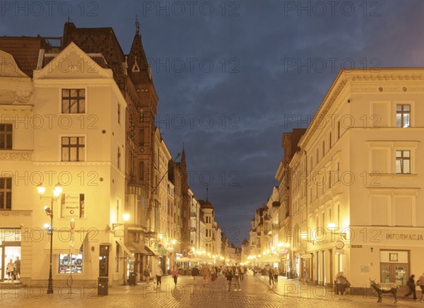 The medieval old town of Thorn illuminated in the evening. The historic city centre of Torun is a UNESCO World Heritage Site. Torun, Kujawsko-Pomorskie, Poland, Europe