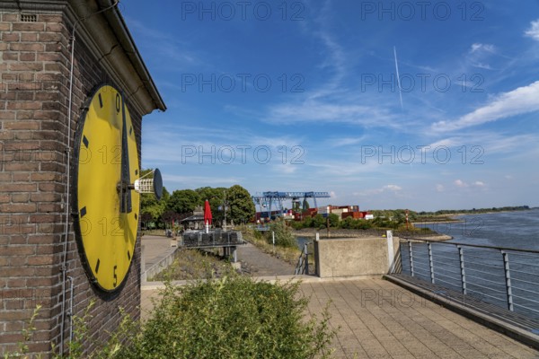 The Rhine at extremely low water, Rhine level at Emmerich pointing towards zero, Rhine promenade, North Rhine-Westphalia, Germany, Europe