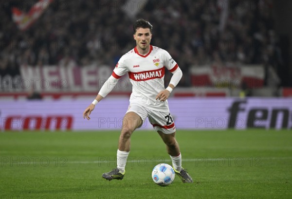 Loenidas Stergiou VfB Stuttgart (20) Action on the ball MHPArena, MHP Arena Stuttgart, Baden-Württemberg, Germany, Europe