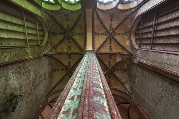 Fabulously painted pillars and vaults in St Nicholas' Church, late Gothic brick building, built between 1381 and 1487, Wismar, Mecklenburg-Western Pomerania, Germany, Europe