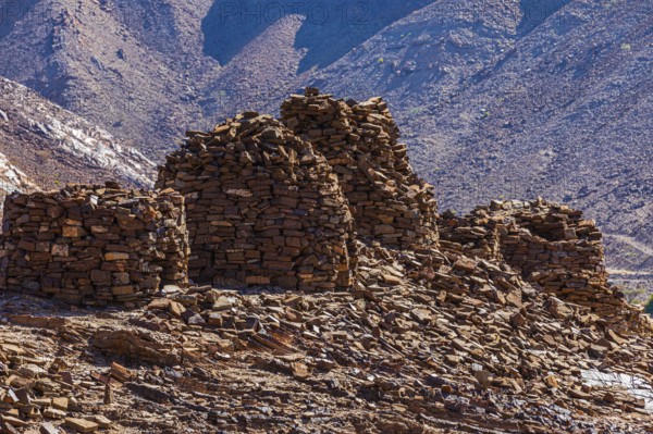 Round tombs made of unhewn stones, beehive tombs, near the city of Al Ayn, Arabian Peninsula, Sultanate of Oman