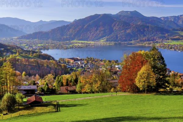 Panorama of the village and lake with the monastery castle in autumn, Tegernsee, Tegernsee, Tegernsee valley, Mangfall mountains, Bavarian Alps, Upper Bavaria, Bavaria, Germany, Europe