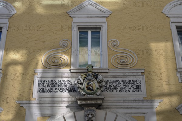 Former Domherrenhof, called Hof Neulobdenburg, rebuilt after the war, Hofstraße 10, Würzburg, Lower Franconia, Bavaria, Germany, Europe