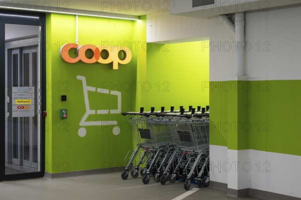 Coop entrance shopping trolley
