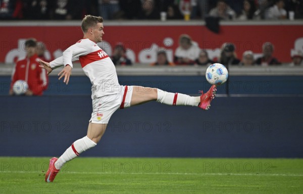 Maximilian Mittelstädt VfB Stuttgart (07) artistic on the ball MHPArena, MHP Arena Stuttgart, Baden-Württemberg, Germany, Europe