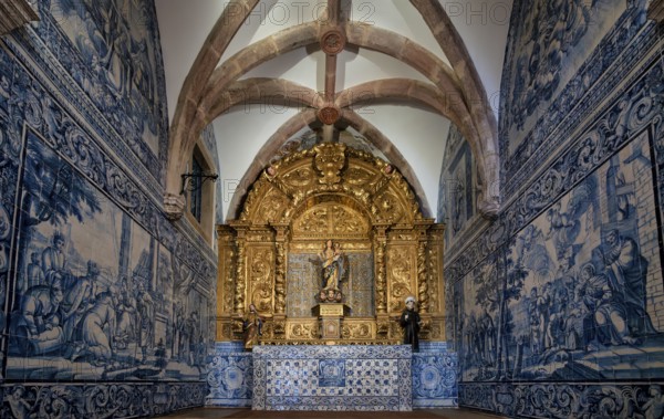 Interior view of the church Igreja Matriz de São Clemente, side altar, azulejos, tiles, tile decoration, Loulé, Algarve, Portugal, Europe