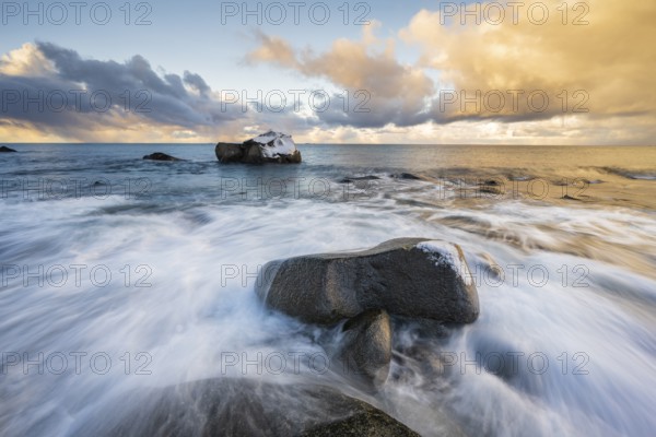 Rocks on the beach at Uttakleiv, Vestvågøya, Lofoten, Norway, Europe