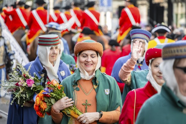 Parade of historically costumed guildsmen, Sechseläuten or Sächsilüüte, Zurich Spring Festival, Zurich, Switzerland, Europe
