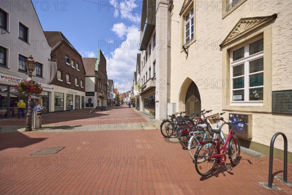 Rekumer Straße, pedestrian zone and shopping street in the town centre of Haltern am See, Ruhr area, Recklinghausen district, North Rhine-Westphalia, Germany, Europe