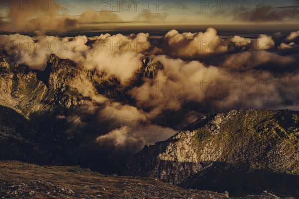 Sunrise hike on the Hochplatte in the Ammergau Alps, Ammergebirge in the Allgäu, Bavaria, Germany, Europe