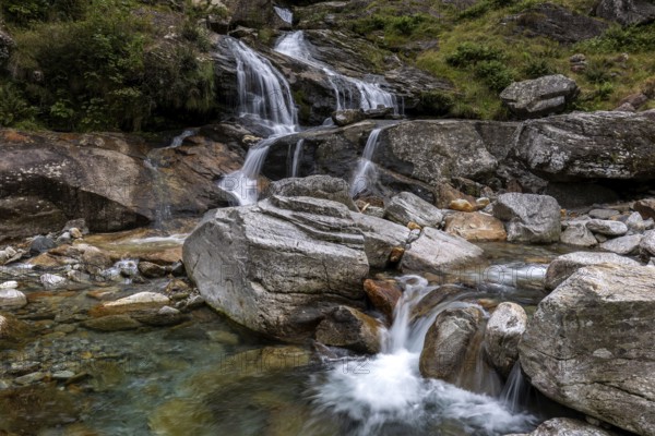 Froda Waterfall, Cascata La Froda, Sonogno, Verzasca Valley, Valle Verzasca, Canton Ticino, Switzerland, Europe