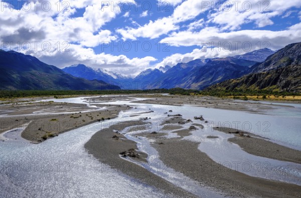 El Chaltén, Patagonia, Argentina, Las Vueltras River in the Parque Nacional Los Glacieres. El Chaltén offers the most direct access to the mountain massifs of Cerro Torre and Fitz Roy. The trekking resort is located 222 kilometres north of El Calafate, on the border with Chile, South America