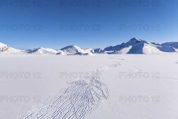 Winter landscape of the Pamir plateau, animal tracks, Jarty Gumbez, Gorno-Badakhshan province, Tajikistan, Central Asia, Asia