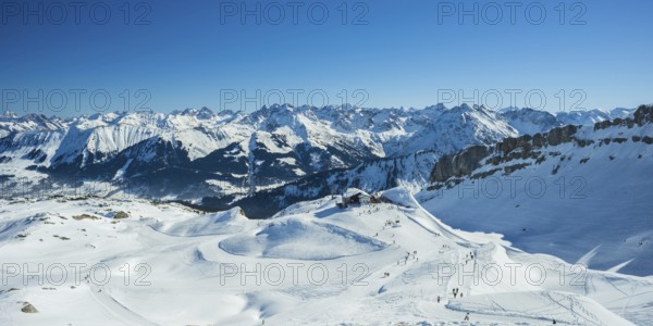 Ifenbahn, mountain station of the Hahnenköpflebahn, Gottesacker plateau, Kleinwalsertal, Vorarlberg, Austria, behind it the Allgäu main ridge, Bavaria, Germany, Europe