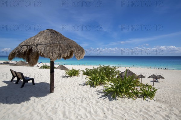Mexico, Playa Delfines, Dolphin Beach n Riviera Maya in Cancun, Central America