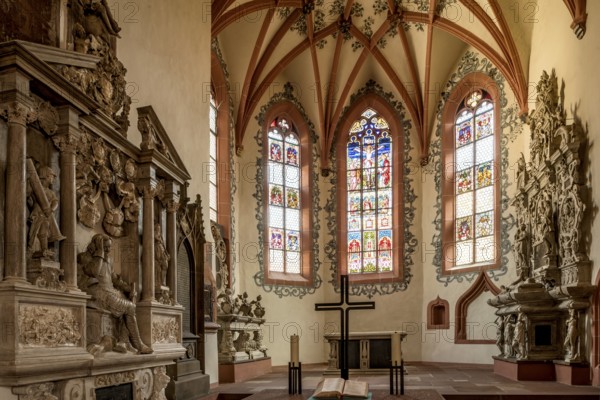 Protestant late Gothic town church, funerary monuments, tombs for Count Johann Casimir and Count Georg III von Erbach, choir of the pseudo-basilica, mixture of basilica and hall church, historic old town, Michelstadt, Odenwald, Hesse, Germany, Europe