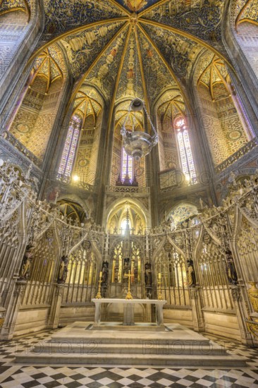 Choir and high altar in St Cecilia's Cathedral, Albi, Tarn department, France, Europe