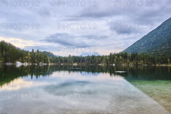 Hintersee in autumn colours, Ramsau, Berchtesgaden National Park, Berchtesgadener Land district, Upper Bavaria, Bavaria, Germany, Europe