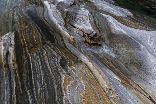 Rocks, rock structures, clear water, Verzasca River, near Lavertezzo, Verzasca Valley, Valle Verzasca, Canton Ticino, Switzerland, Europe