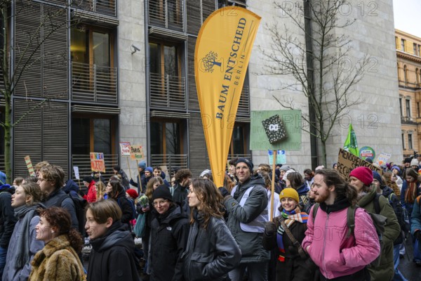 Heinrich Strößenreuther from Volksentscheid Baum at the Fridays for Future climate strike ahead of the 2025 Bundestag elections, Wilhelmstraße, Berlin, 14 February 2025