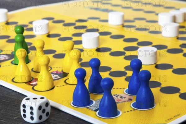 Close-up of the German board game MALEFIZ