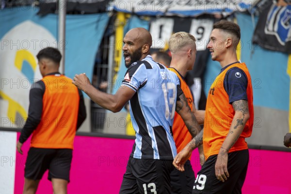 Football 3rd division, 2024/25 season, matchday 8: Waldhof Mannheim vs Rot-Weiß Essen. Picture: Big cheers after Terrence Boyd's goal (13, Mannheim)