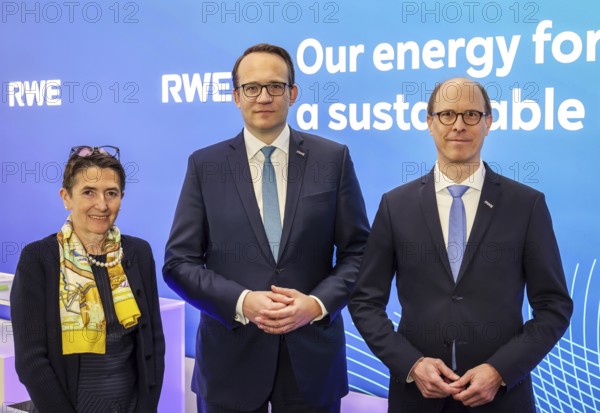 Essen, North Rhine-Westphalia, Germany, RWE CEO Markus Krebber (centre), Labour Director CHO Zvezdana Seeger (left), and CFO Michael Müller (right), at the RWE Annual Press Conference, Europe