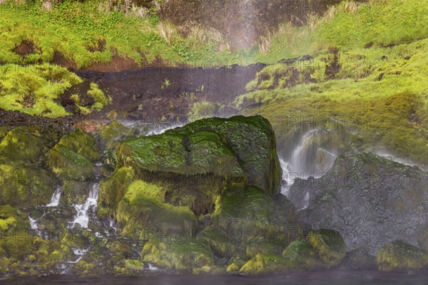 Waterfall Seljalandsfoss, 60 m high, located in southern iceland
