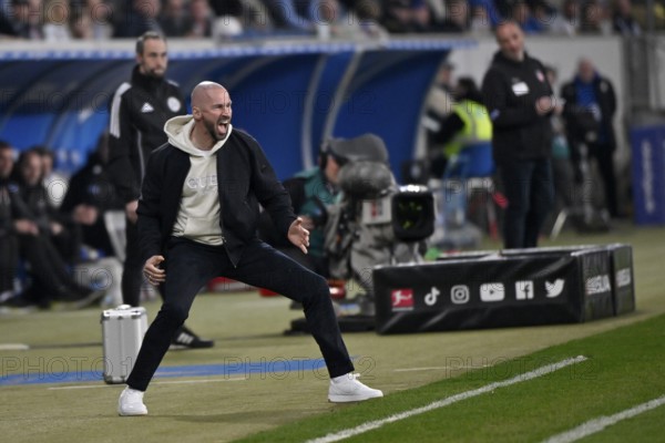 Coach Christian Ilzer TSG 1899 Hoffenheim on the sidelines angry angry gesture gesture PreZero Arena, Sinsheim, Baden-Württemberg, Germany, Europe