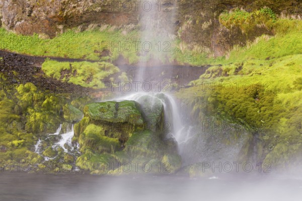 Waterfall Seljalandsfoss, 60 m high, located in southern iceland