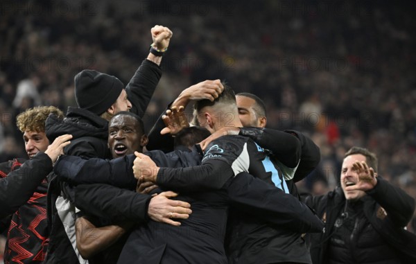 Unrestrained goal celebration in stoppage time, coach Xabi Alonso Bayer 04 Leverkusen Patrik Schick Bayer 04 Leverkusen (14) Jonathan Tah Bayer 04 Leverkusen (04) Nordi Mukiele Bayer 04 Leverkusen (23) MHPArena, MHP Arena Stuttgart, Baden-Württemberg, Germany, Europe