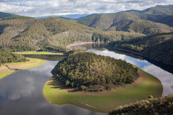 Meandro del Melero, river bend of the Río Alagón, Riomalo de Abajo, Las Hurdes, Extremadura, Spain, Europe