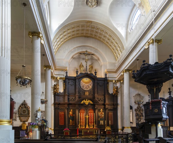 Interior church of Saint Magnus the Martyr, City of London, England, UK architect Christopher Wren