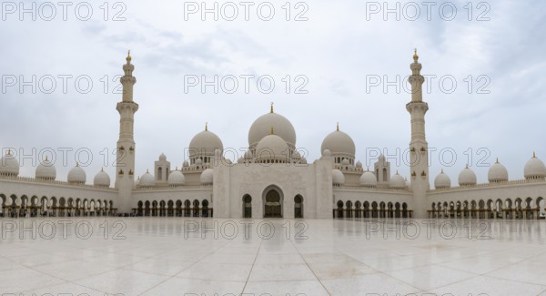 Sheikh Zayed Mosque, Sheikh Zayed Mosque, Courtyard, Abu Dhabi, United Arab Emirates, Asia