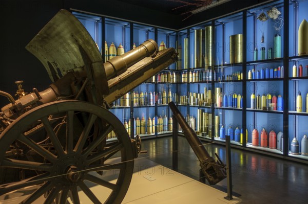 WW1 German Howitzer Krupp, 150 mm, schwere Feldhaubitze 13 and WWI artillery ammunition at Passchendaele Museum, Zonnebeke, West Flanders, Belgium, Europe