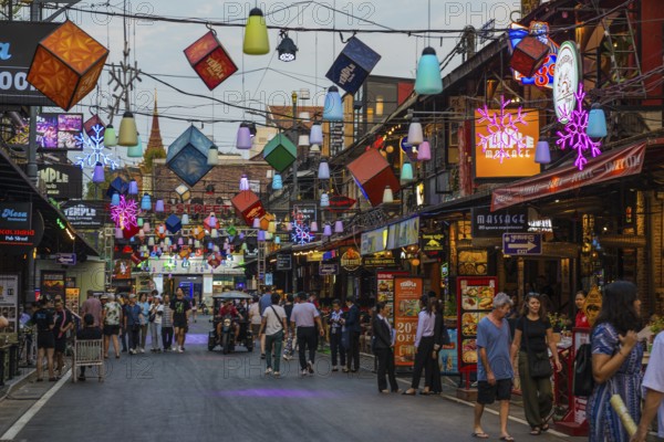 Street scene, Pub Street, evening, Siem Reap, Cambodia, Southeast Asia, Asia