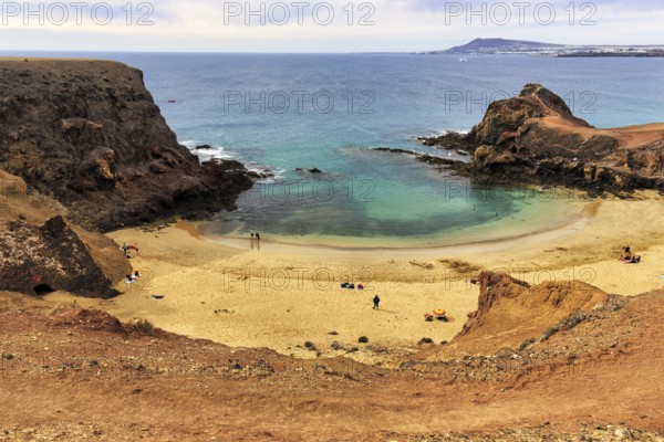 Bay with sandy beach, cliffs, Playas de Papagayo, Monumento Natural de Los Ajaches nature park Park, Lanzarote, Canary Islands, Spain, Europe