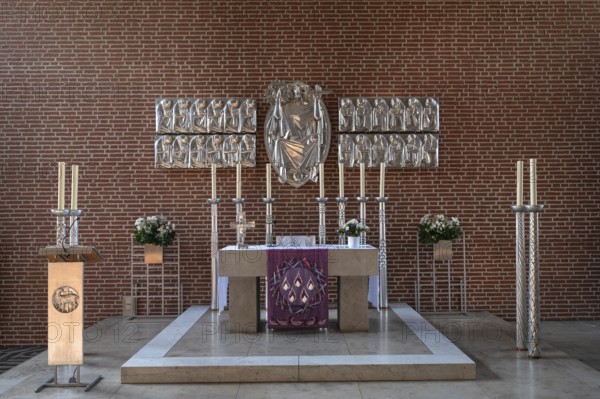 Altar of St Laurentius Church, church building from the 1970s, Möhrendorf, Middle Franconia, Bavaria, Germany, Europe
