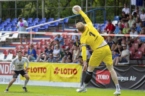 Fistball: TSV Pfungstadt against Union Tigers Vöcklabruck (IFA 2024 Fistball World Tour Finals Mannheim, Final) . Picture: Patrick Thomas (1, Pfungstadt)