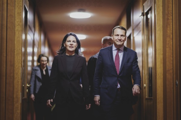 (L-R) Annalena Bärbock (Alliance 90/The Greens), Federal Foreign Minister, and Radoslaw Sikorski, Foreign Minister of Poland, photographed during a joint meeting in Berlin, 30 January 2024 / Photographed on behalf of the Federal Foreign Office