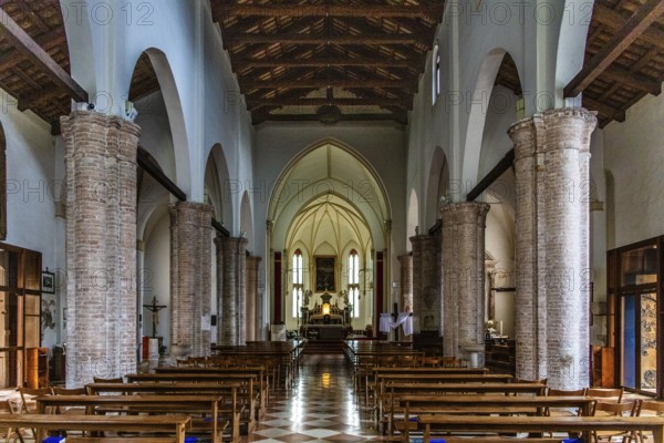 Cathedral of Santo Stefano Protomartire, Hauotschiff, Basilica Paleocristiana under the cathedral Concordia Sagittaria, medieval old town, Veneto, Friuli, Italy, Concordia Sagittaria, Veneto, Italy, Europe