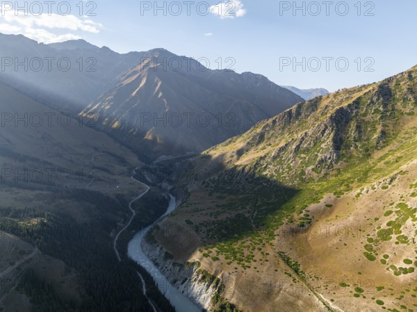 Mountain landscape with river in a narrow mountain valley in autumn, Little Naryn or Kichi-Naryn, Eki-Naryn Gorge, Naryn Province, Kyrgyzstan, Asia