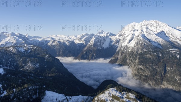 View of sea of clouds and snow-covered mountains, mountain panorama with Watzmann, from the Jenner, Berchtesgaden National Park, Berchtesgaden Alps, Schönau am Königssee, Berchtesgadener Land, Bavaria, Germany, Europe