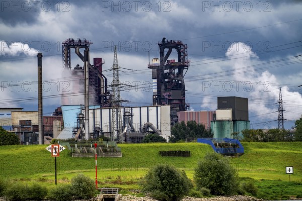 Thyssenkrupp Steel steelworks in Duisburg-Bruckhausen, blast furnaces 8 and 9, Rhine, Duisburg, North Rhine-Westphalia, Germany, Europe