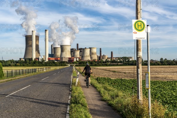 Public transport in the countryside, bus stop of line 924, REVG Rhein-Erft-Verkehrsgesellschaft mbH, near Frauweilerhof, at the Niederaußem power station, operates weekdays between 6 a.m. and 6 p.m., Bergheim, North Rhine-Westphalia, Germany, Europe