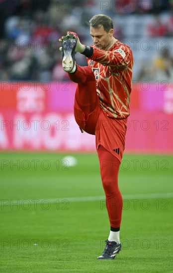 Goalkeeper Manuel Neuer FC Bayern Munich FCB (01) during warm-up training Allianz Arena, Munich, Bavaria, Germany, Europe