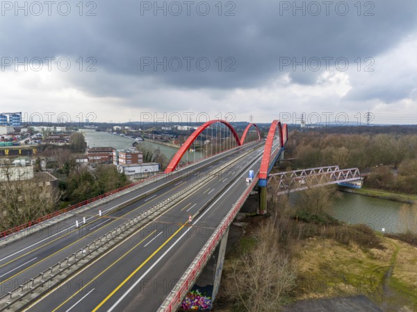 A42 motorway bridge, over the Rhine-Herne Canal, with massive structural damage, totally closed for the next few months, between the Bottrop-Süd and Essen-Nord junctions, for trucks probably until a new bridge is built, North Rhine-Westphalia, Germany, Europe