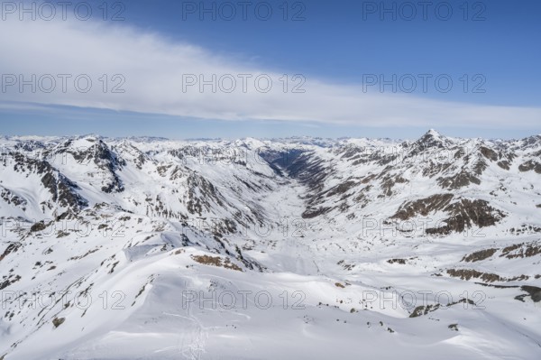 Mountain landscape with snow, mountain panorama with view of the Dürrboden mountain valley, on the Scalettahorn, Grisons Haute Route, Albula Alps, Rhaetian Alps, Grisons, Switzerland, Europe