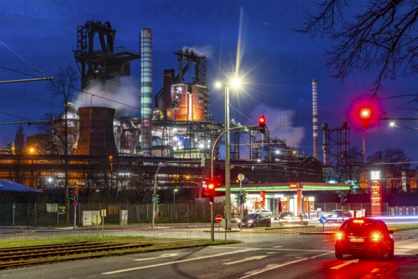 Duisburg-Bruckhausen steel site, ThyssenKrupp Steel, blast furnaces 8 and 9, on Kaiser-Wilhelm-Straße, petrol station, North Rhine-Westphalia, Germany, Europe